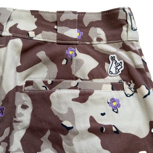 FR2 Fxxking Rabbits Love & Peace Camo Pants Sz M Nudes Flowers - Picture 8 of 8